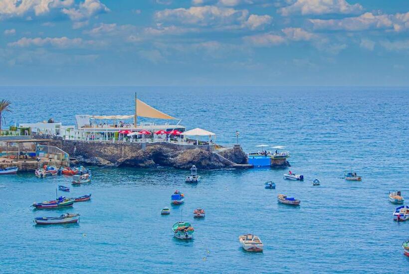 هتل Falucho Paradise Beach