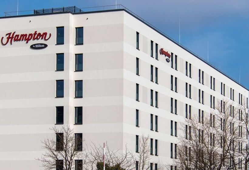 Отель Hampton By Hilton Munich City North
