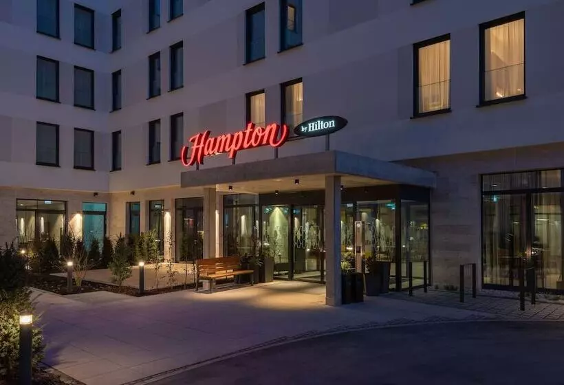هتل Hampton By Hilton Munich City North