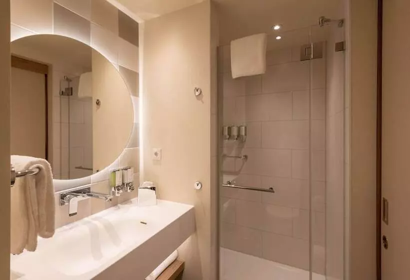 هتل Hampton By Hilton Munich City North