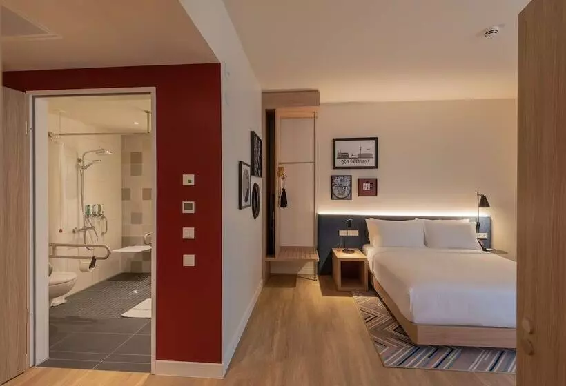 هتل Hampton By Hilton Munich City North