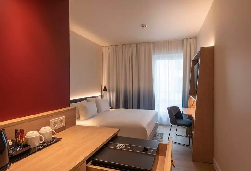 هتل Hampton By Hilton Munich City North