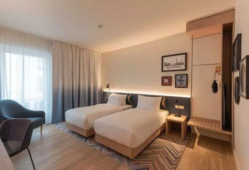 هتل Hampton By Hilton Munich City North