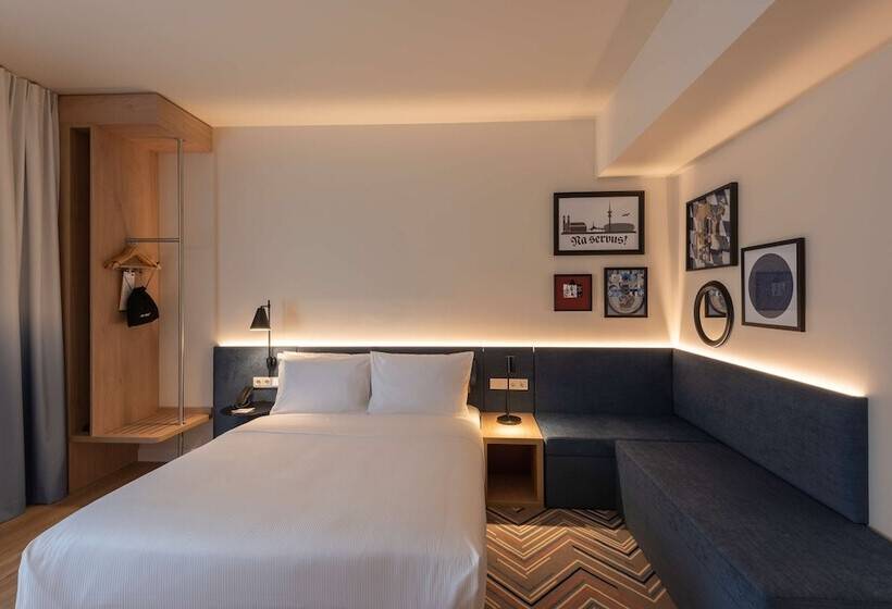 Отель Hampton By Hilton Munich City North