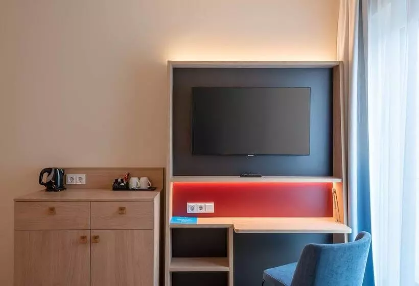 هتل Hampton By Hilton Munich City North