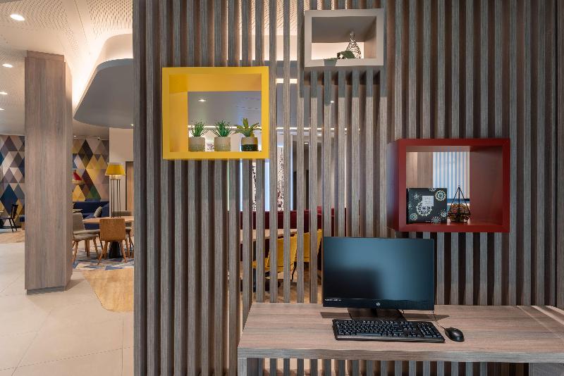 Отель Hampton By Hilton Munich City North