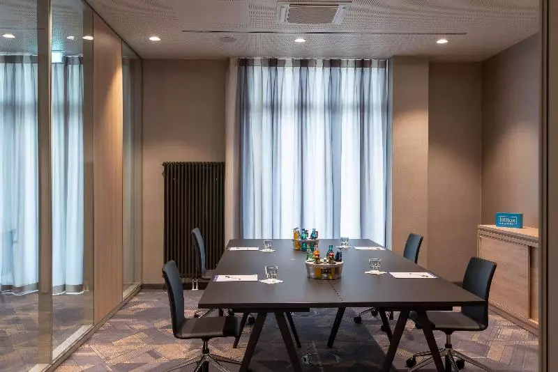 هتل Hampton By Hilton Munich City North