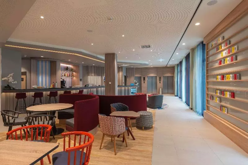 هتل Hampton By Hilton Munich City North