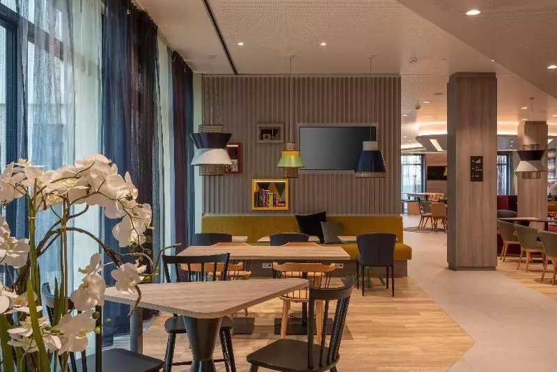 هتل Hampton By Hilton Munich City North