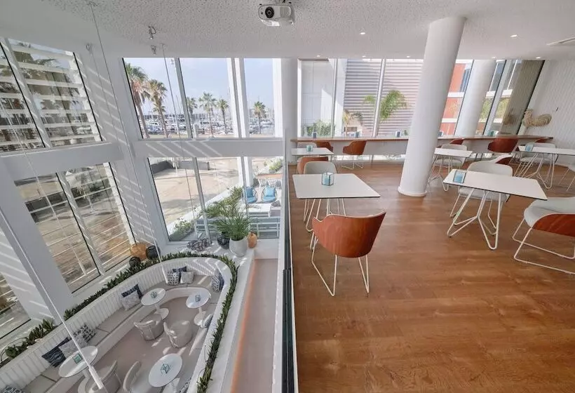 Hotelli Marina Badalona