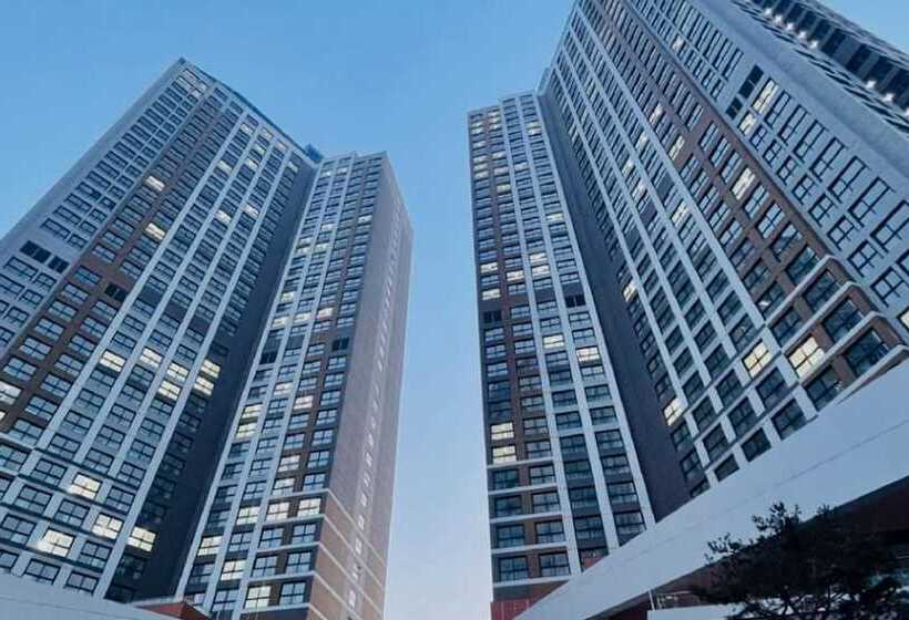 Urbanstay Songdo Moonlight Park