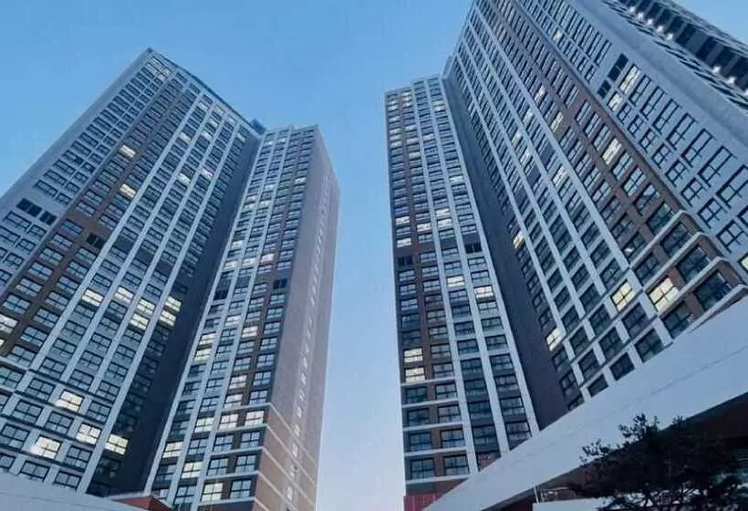 Urbanstay Songdo Moonlight Park