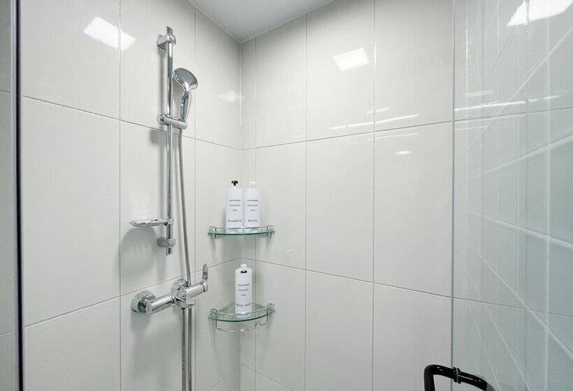 Urbanstay Songdo Moonlight Park