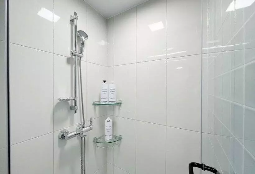 Urbanstay Songdo Moonlight Park