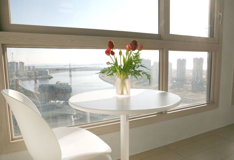 Urbanstay Songdo Moonlight Park