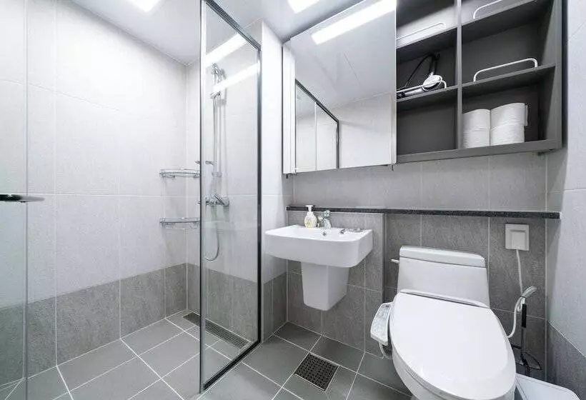 Urbanstay Songdo Moonlight Park