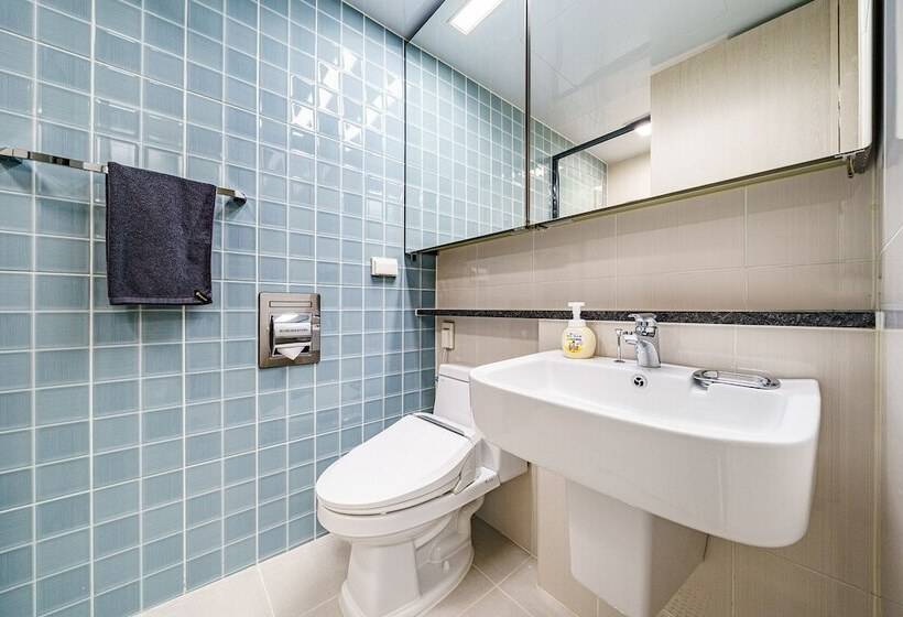 Urbanstay Songdo Moonlight Park