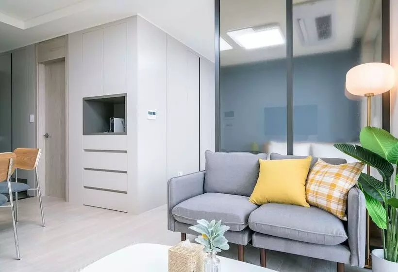 Urbanstay Songdo Moonlight Park