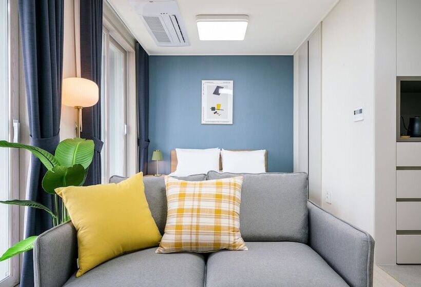 Urbanstay Songdo Moonlight Park