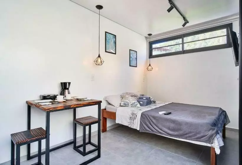 ペンション Guest House Econtainer