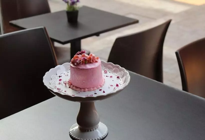 تختخواب و صبحانه Iconic Residency   Near Ganga Ram Hospital