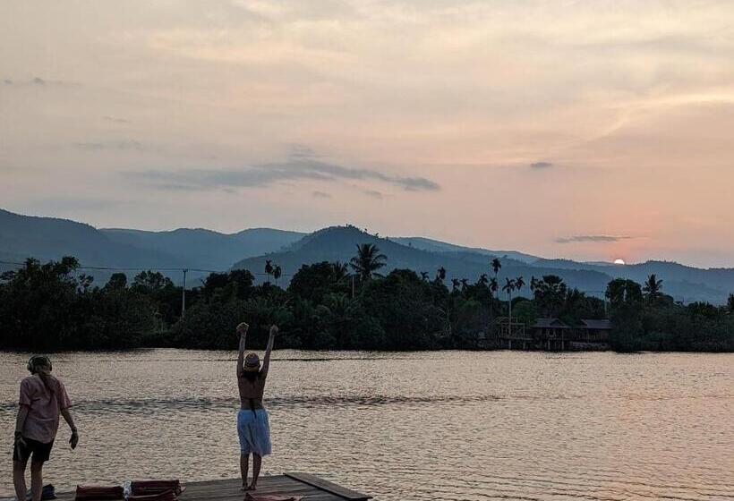 بنسيون Yellow Sun Kampot