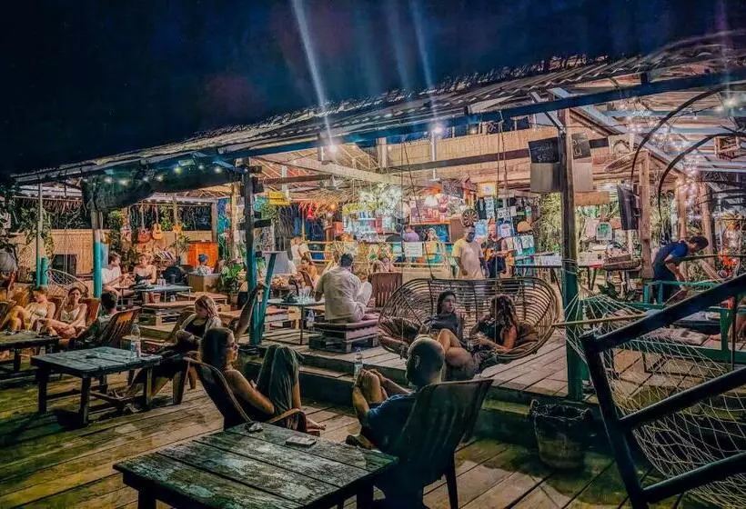 پانسیون Yellow Sun Kampot