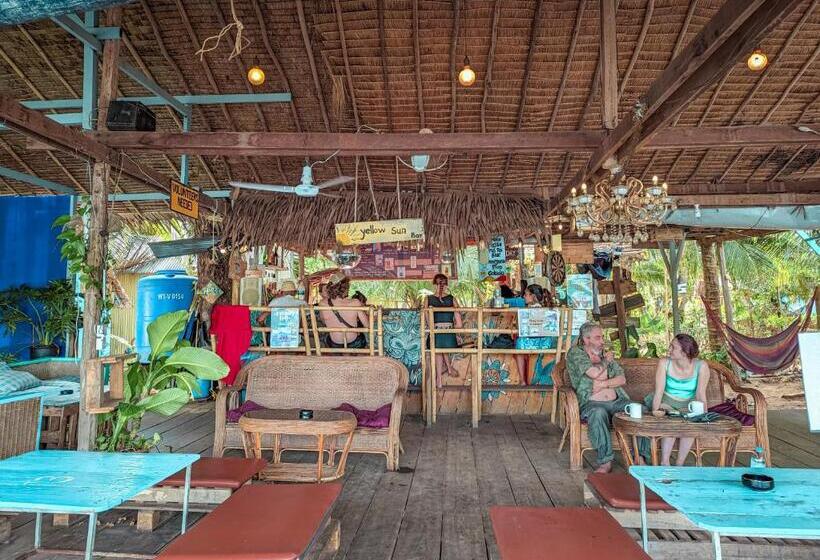 بنسيون Yellow Sun Kampot