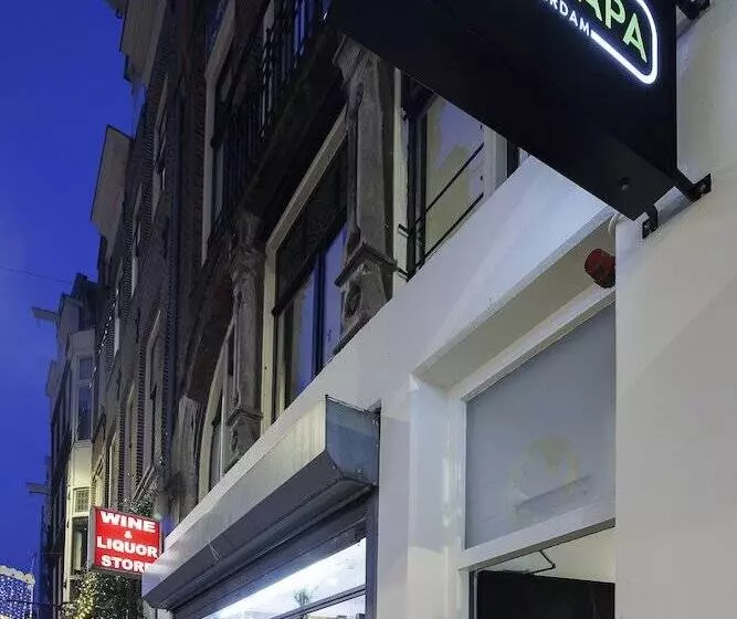 Ciao Papa Hotel Amsterdam Central Station