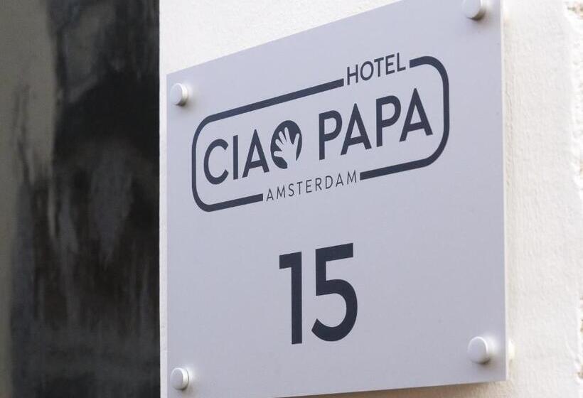 Ciao Papa Hotel Amsterdam Central Station