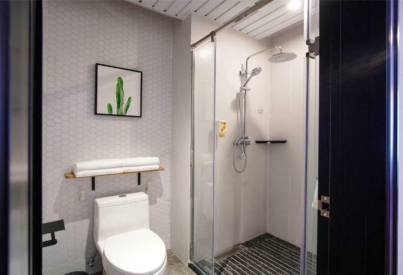 בית מלון כפרי 银座精宿泰安高铁站泰山西湖店