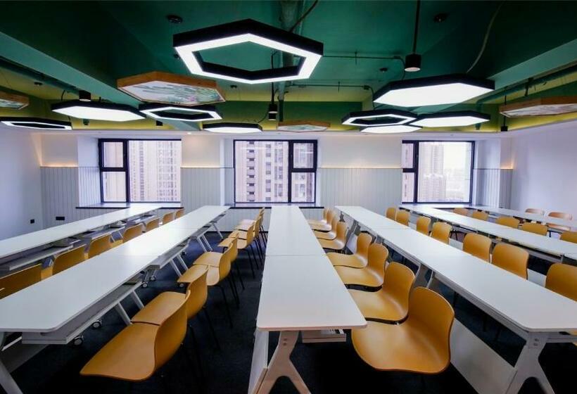 בית מלון כפרי 银座精宿泰安高铁站泰山西湖店