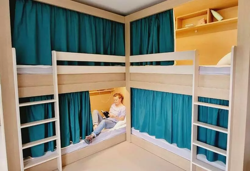 هتل L Etape Du Mont, Family Hostel