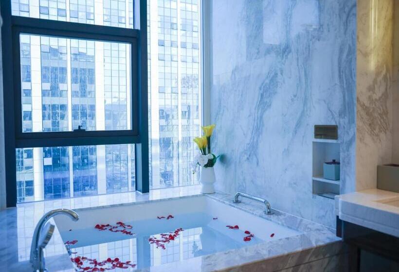 Hotel Wyndham Grand Tongren Downtown