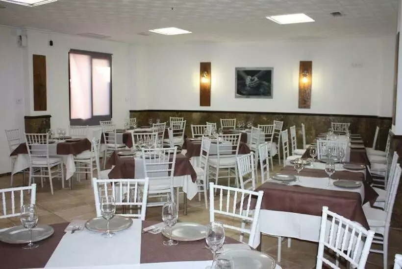 ペンション Hostal Restaurante Arcilla