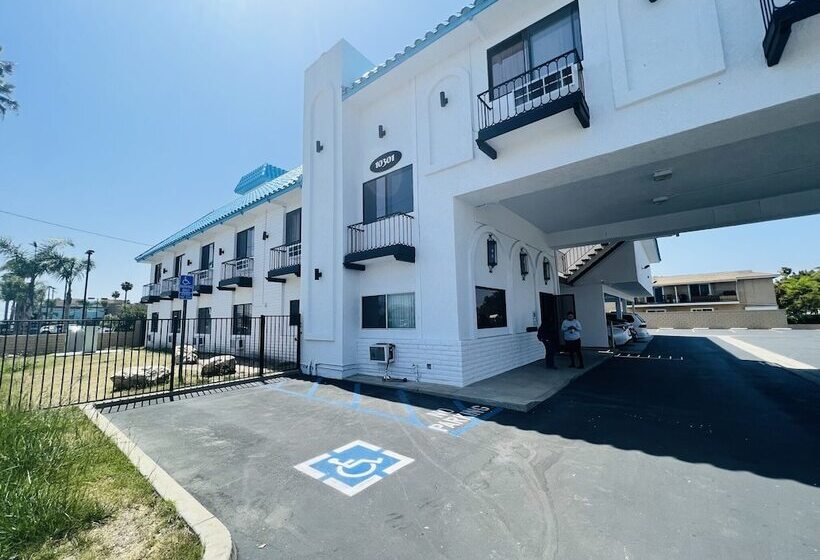 فندق Casa Playa Inn & Suites Stanton Anaheim Area