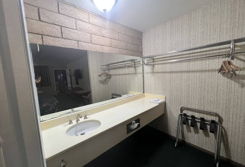 فندق Casa Playa Inn & Suites Stanton Anaheim Area