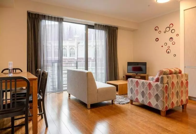 Отель Boulcott Suites