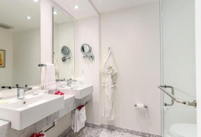 Hotel Bungalows At Windsong On The Reef