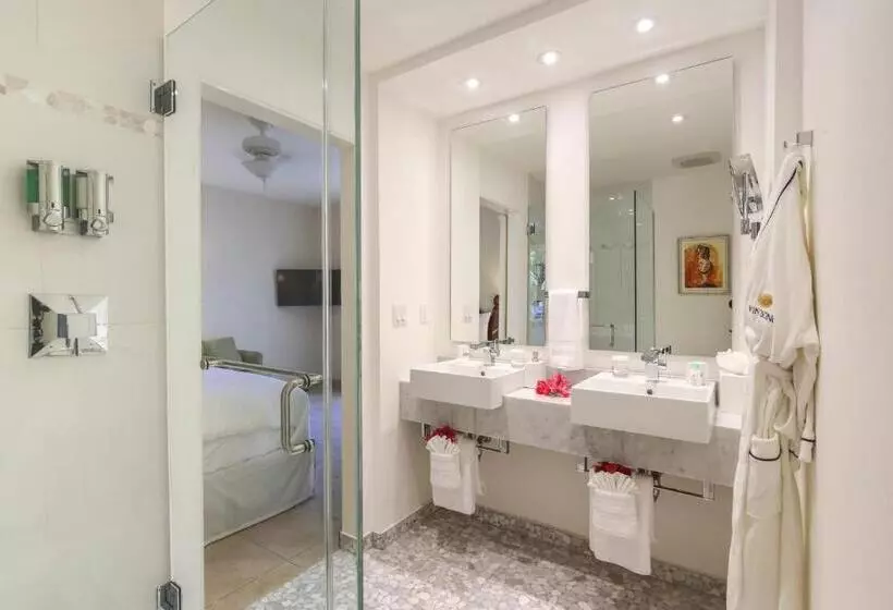 Hotelli Bungalows At Windsong On The Reef