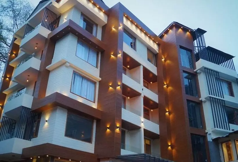 هتل Comfort Inn Snow Park, Manali