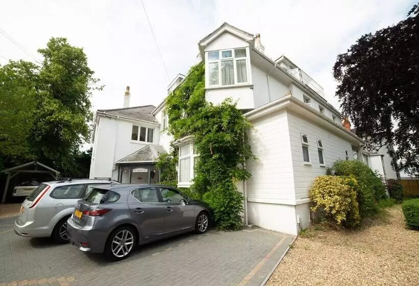 Hotel Fines Bayliwick