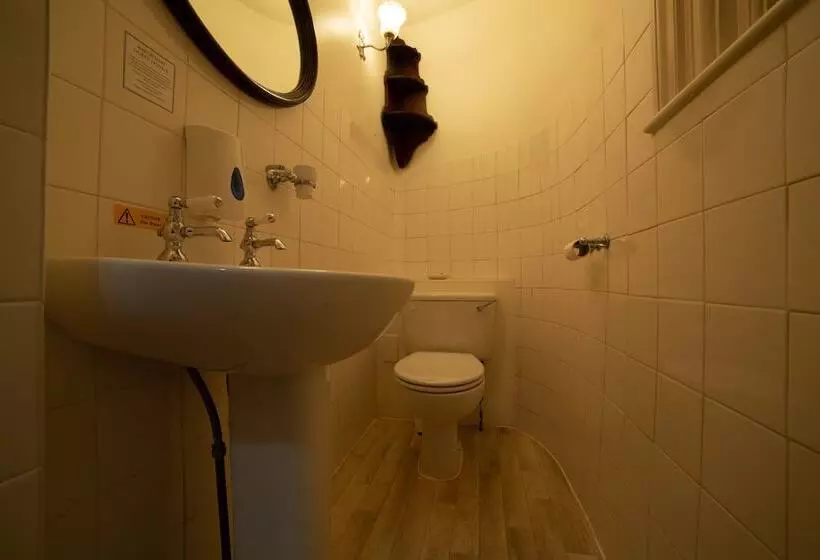 Hotel Fines Bayliwick