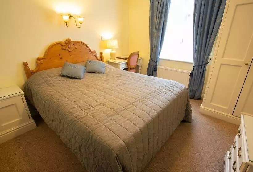 Hotel Fines Bayliwick