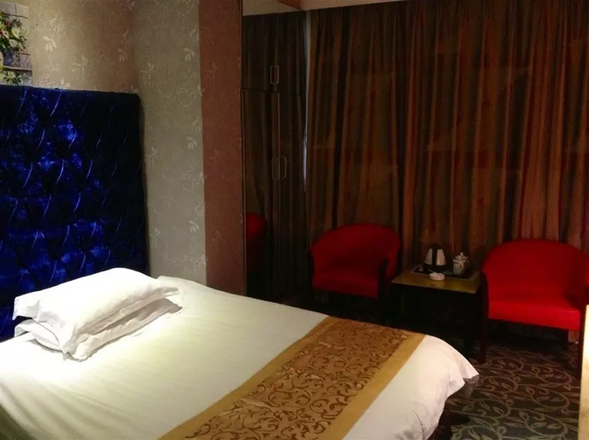 Otel Jiu Jiu Holiday