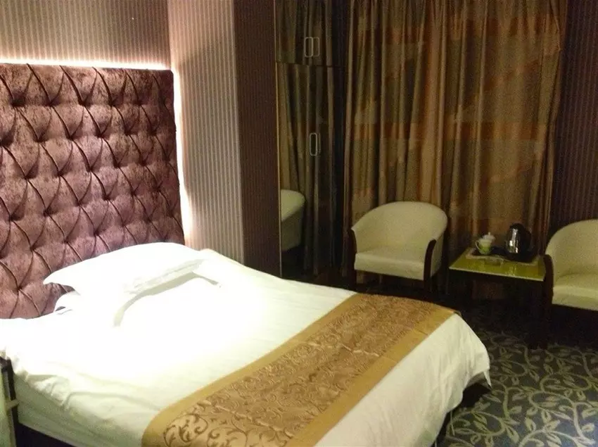 Otel Jiu Jiu Holiday