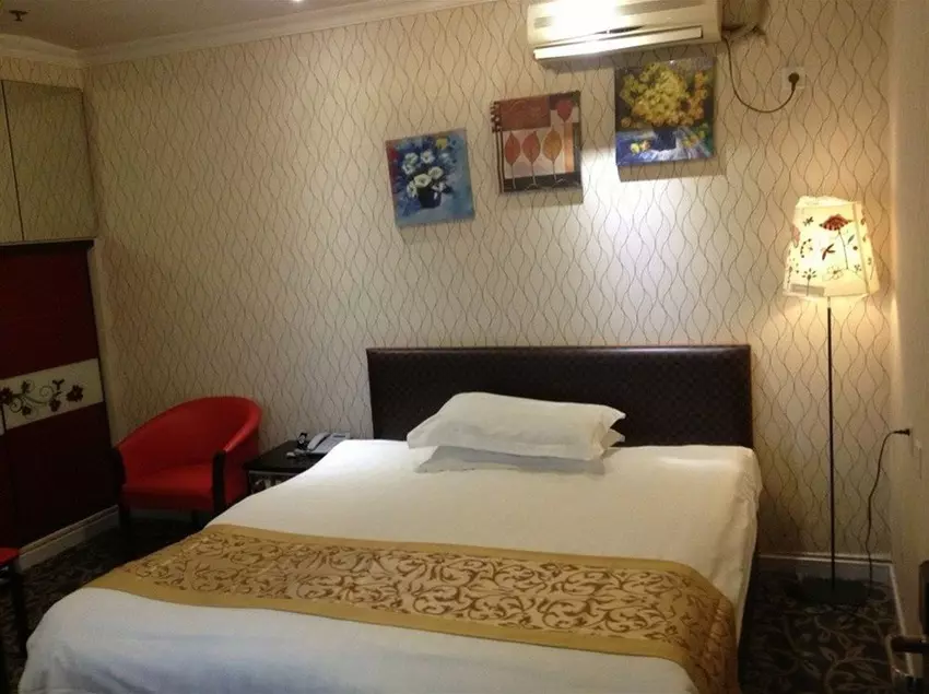 Otel Jiu Jiu Holiday