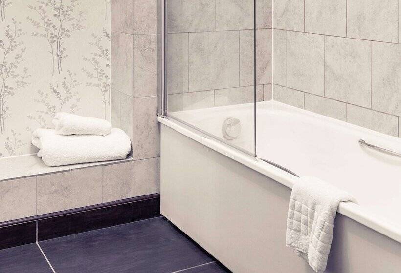 Отель Mercure Thame Lambert