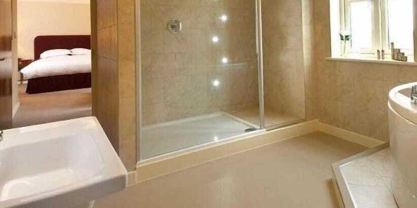 Отель Mercure Thame Lambert