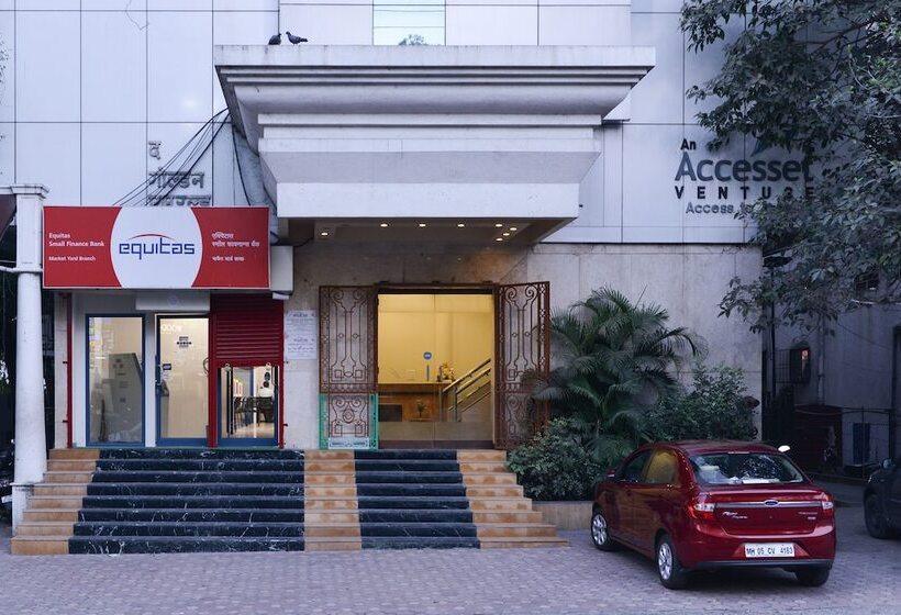 Отель Mint Salisbury Park